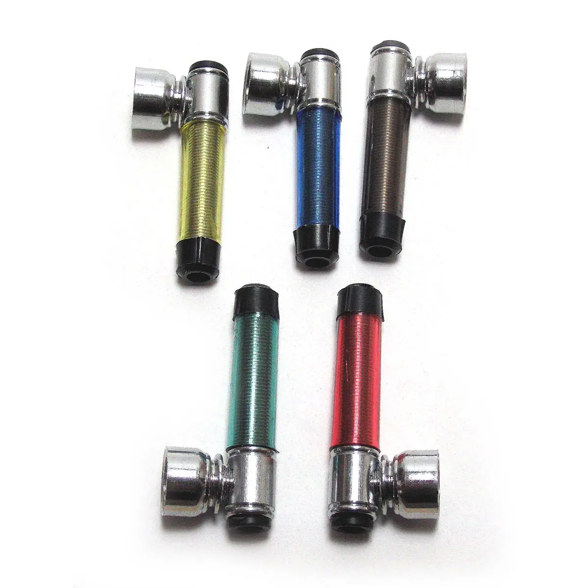 Pipa metalica con agujero de tiro